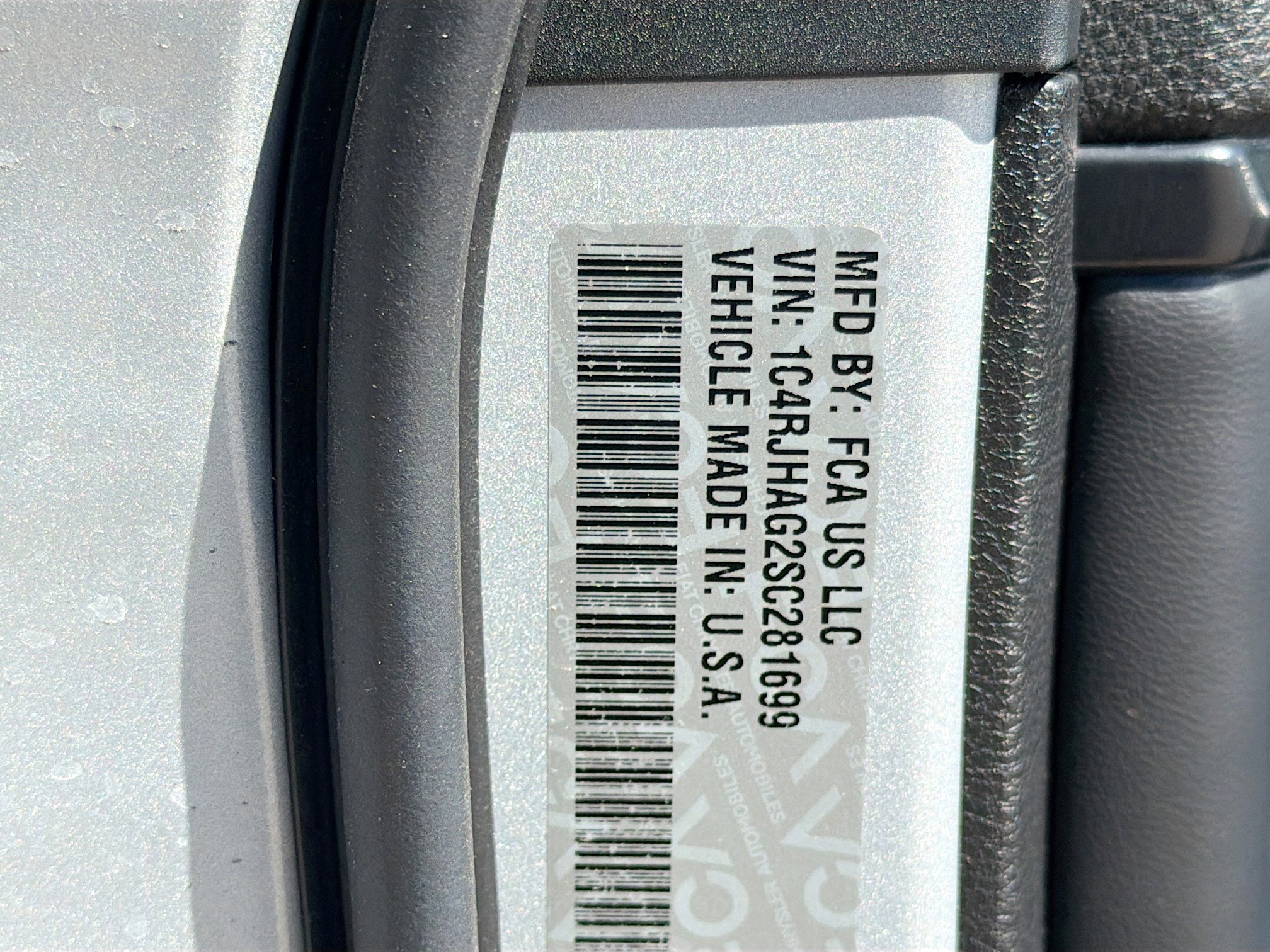 Used 2025 Jeep Grand Cherokee Laredo X image 39