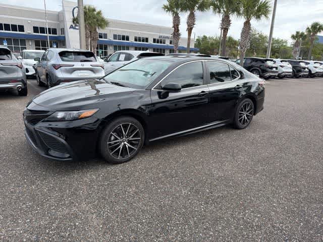 Used 2021 Toyota Camry SE FWD image 32
