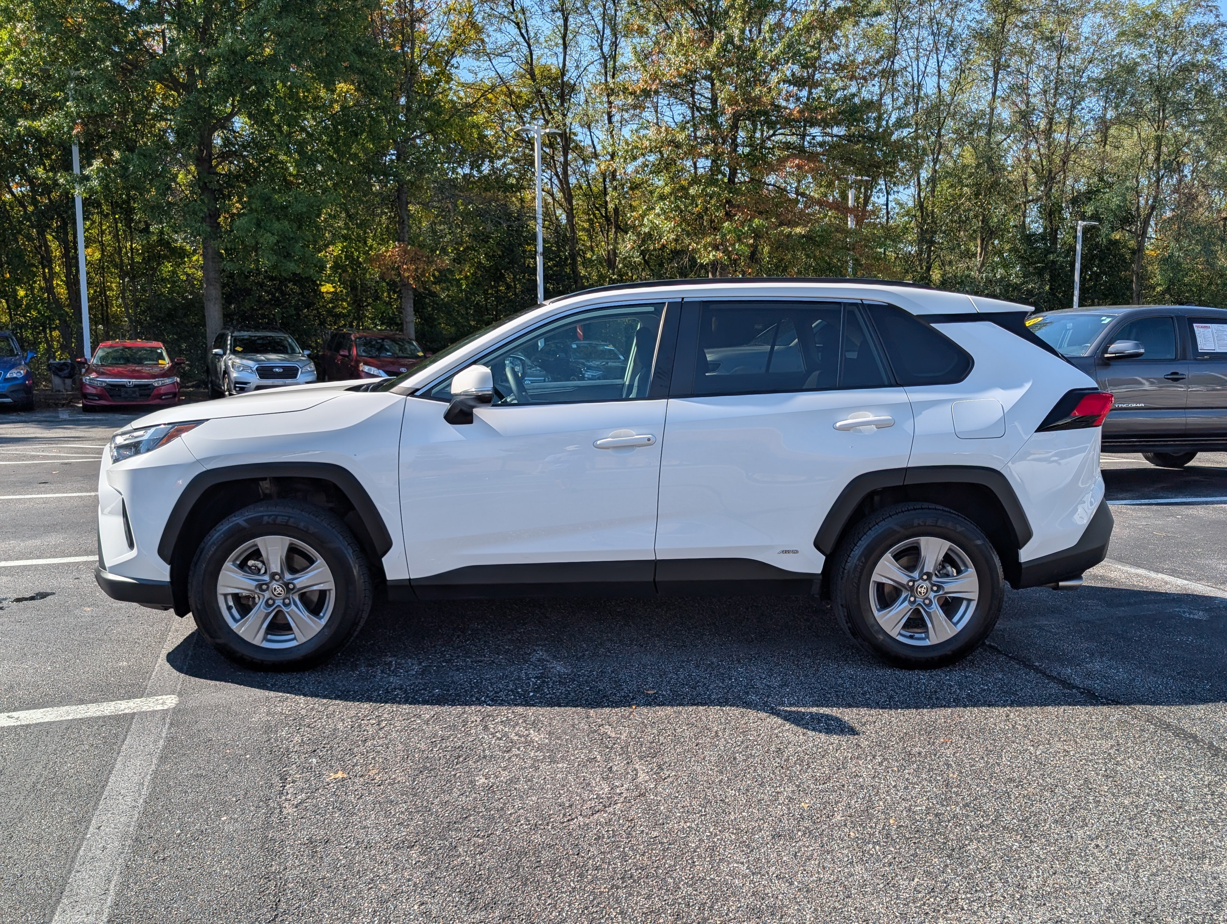 Used 2025 Toyota RAV4 XLE AWD/4WD image 6