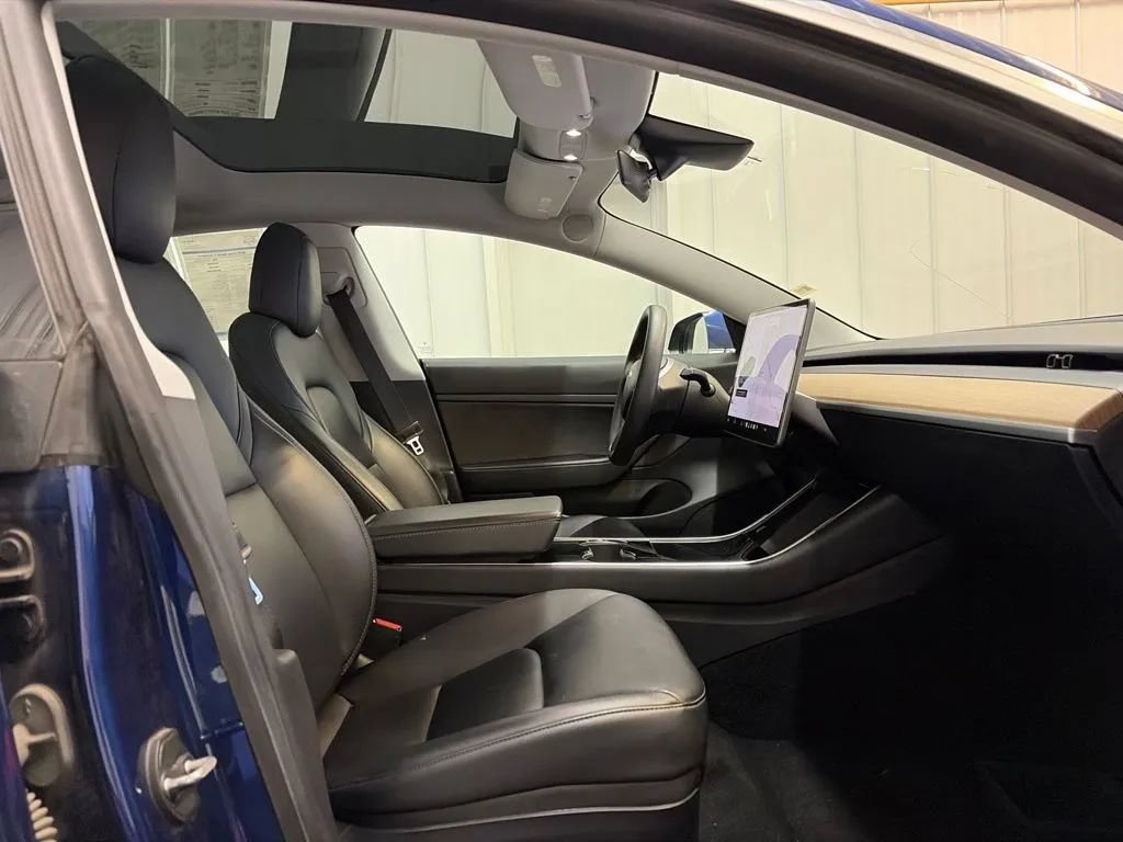 Used 2020 Tesla Model 3 Standard Range RWD image 20