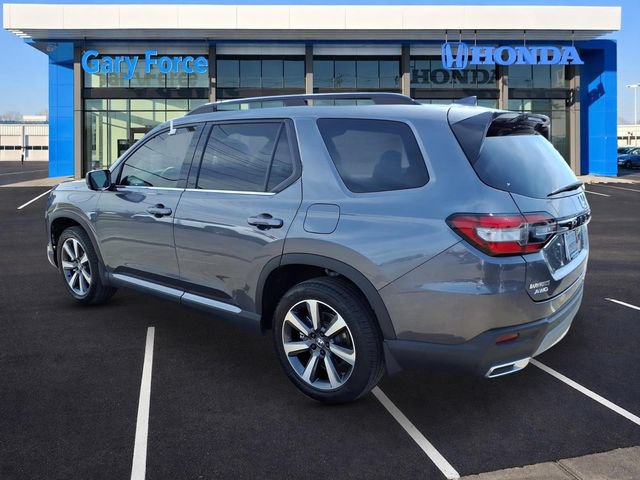 Used 2025 Honda Pilot Elite image 3