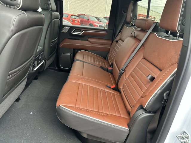 New 2026 GMC Sierra 3500 Denali Ultimate w/ LPO, Black Badging Package image 27