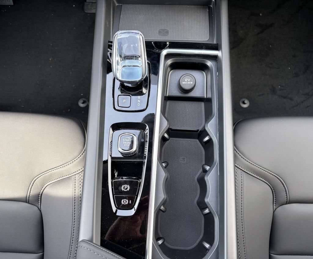 New 2026 Volvo XC60 B5 Plus w/ Protection Package Premier AWD/4WD image 14