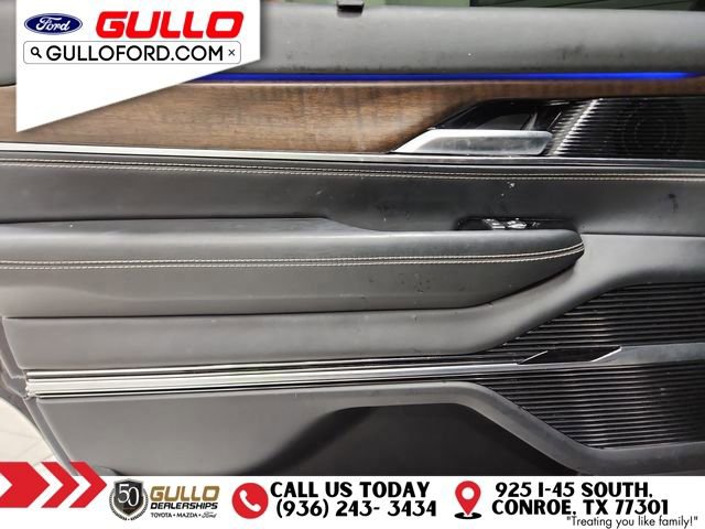 Used 2022 Jeep Grand Wagoneer Series II w/ Rear Seat Video Group 1 image 17