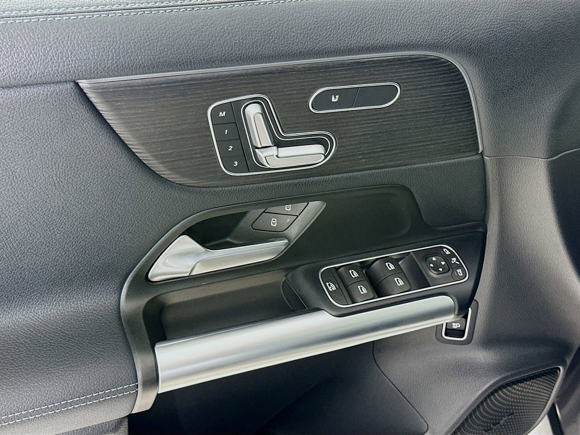 New 2026 Mercedes-Benz GLA 250 image 18