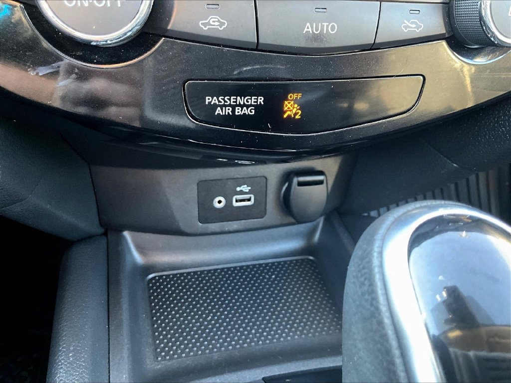 Used 2020 Nissan Rogue SV AWD/4WD image 18