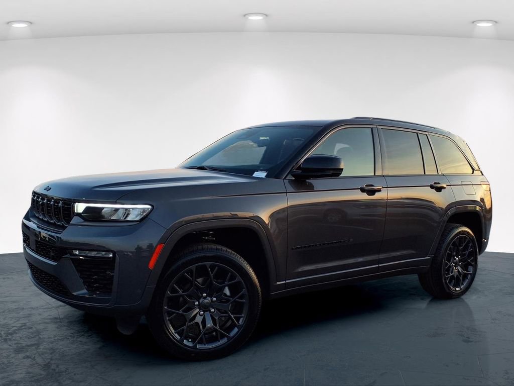 New 2026 Jeep Grand Cherokee Summit image 2