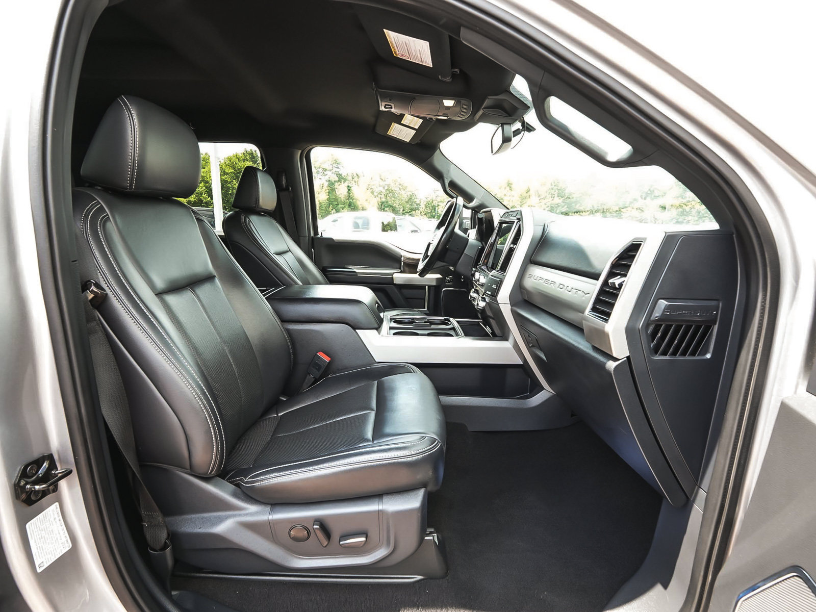Used 2022 Ford F250 Lariat w/ Lariat Ultimate Package AWD/4WD image 44