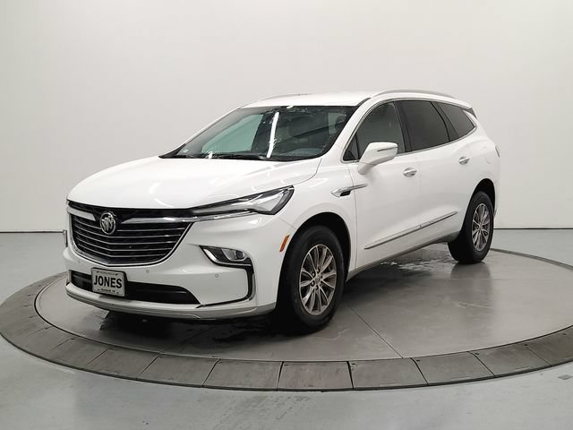 Used 2023 Buick Enclave Essence AWD/4WD image 4