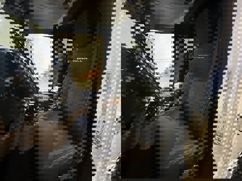 Used 2015 Jeep Wrangler Unlimited Rubicon w/ Connectivity Group image 27