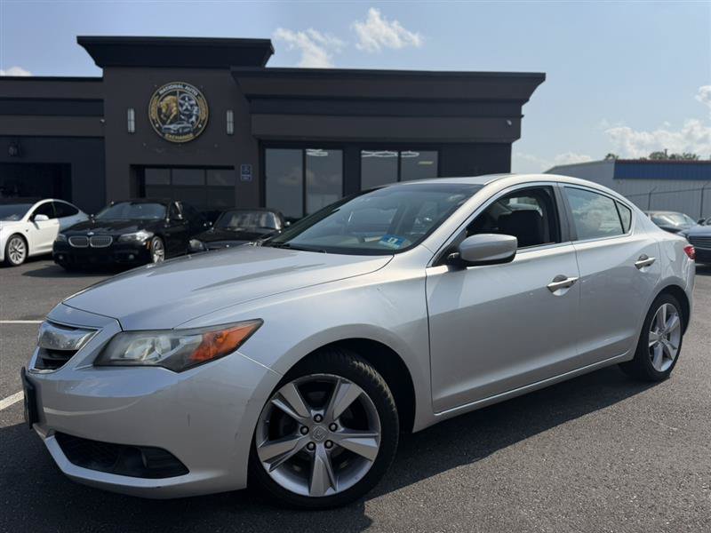 Used 2014 Acura ILX w/ Technology Package FWD image 1