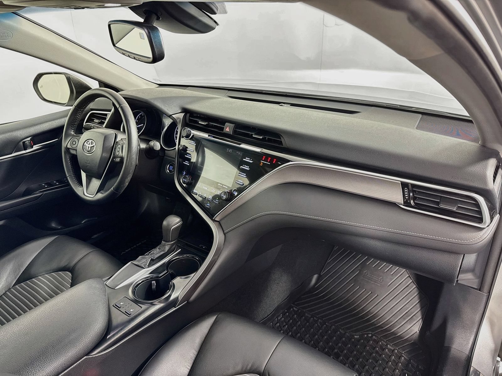 Used 2018 Toyota Camry SE FWD image 29