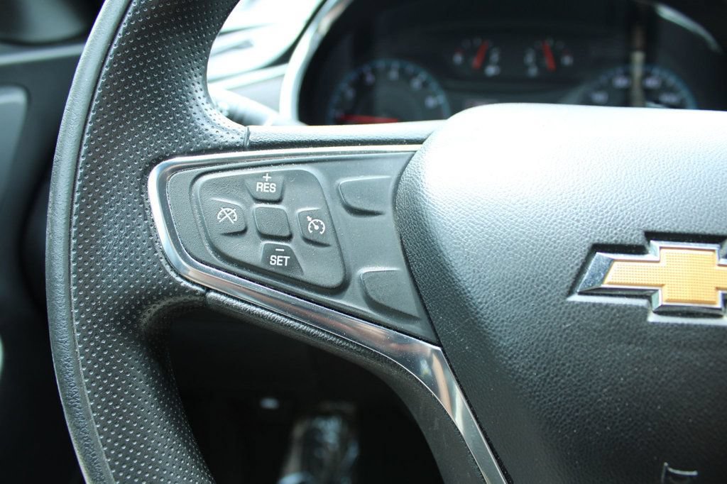 Used 2021 Chevrolet Malibu LT FWD image 23