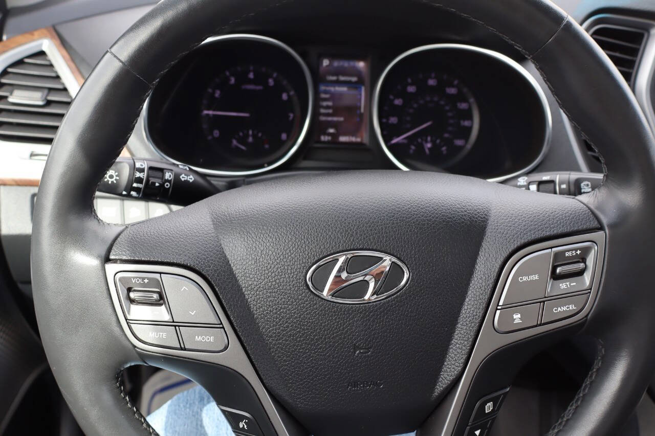 Used 2017 Hyundai Santa Fe Limited image 23