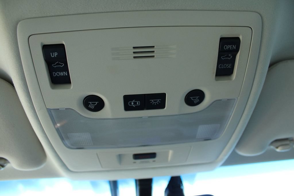 Used 2014 Lexus ES 300h w/ Luxury Package w/Bamboo Trim FWD image 23