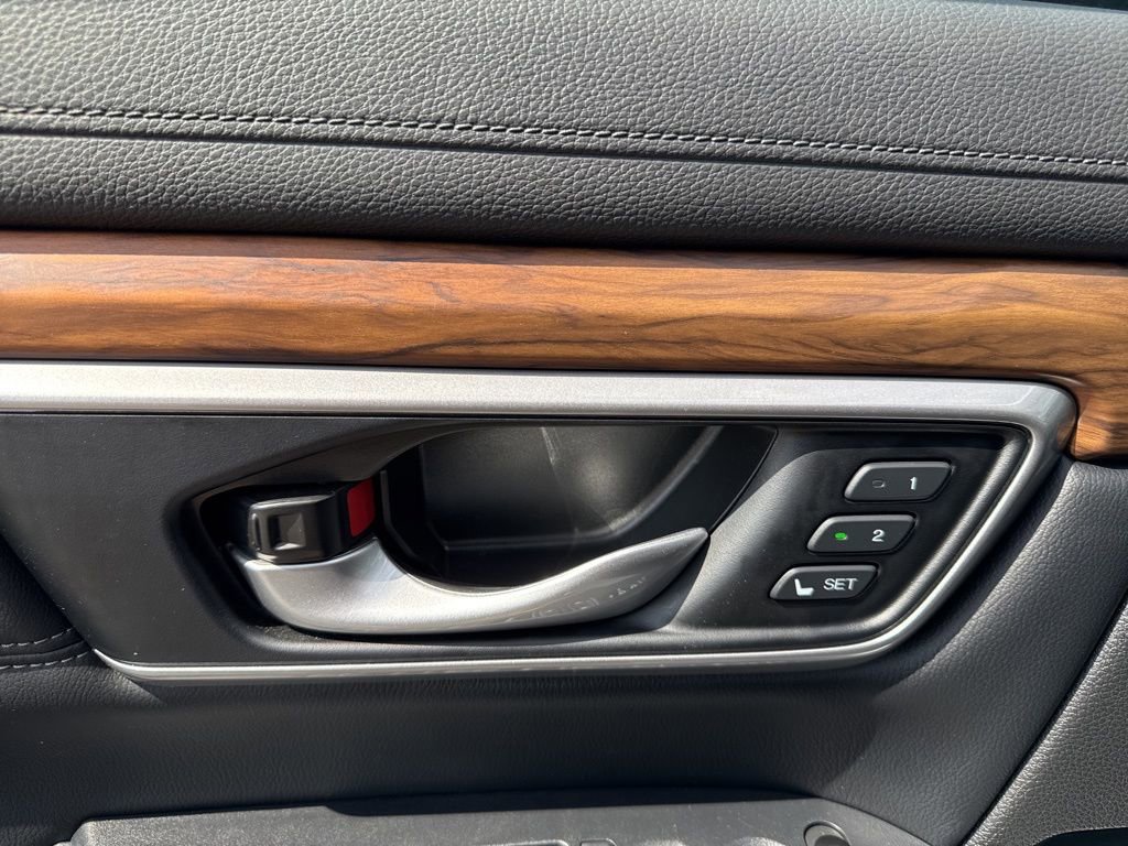 Used 2020 Honda CR-V Touring image 12