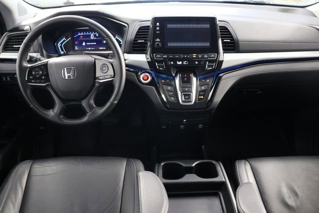 Used 2024 Honda Odyssey Touring image 2