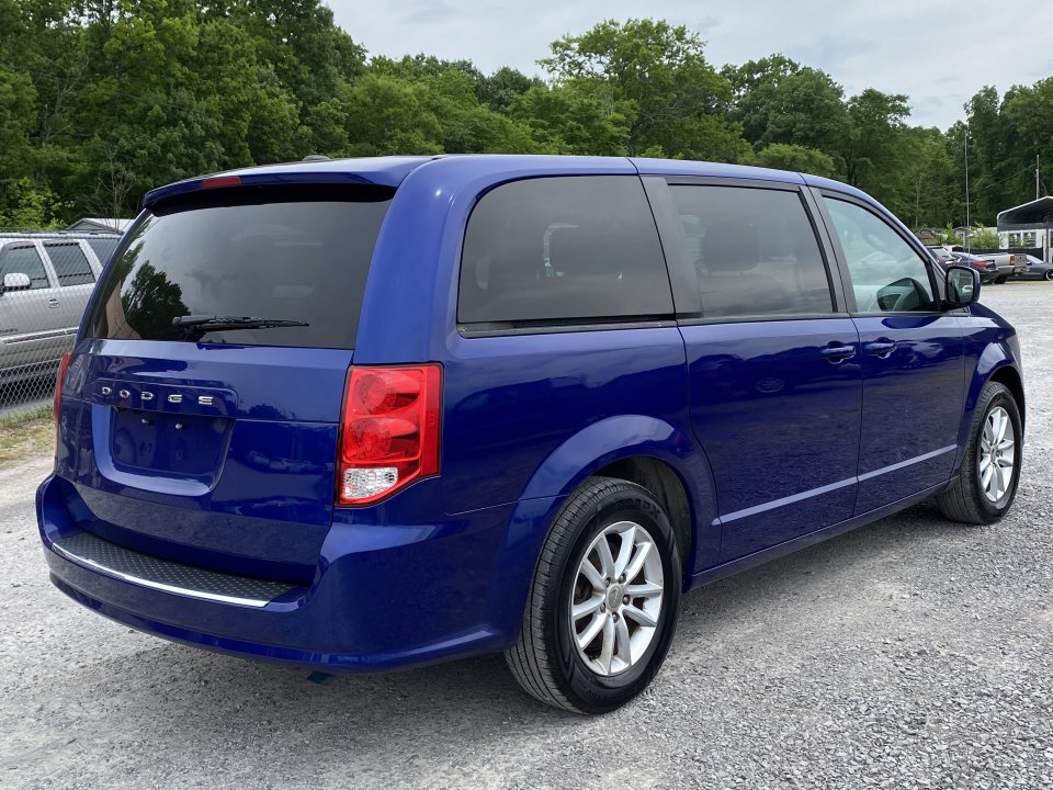 Used 2020 Dodge Grand Caravan SE FWD image 5