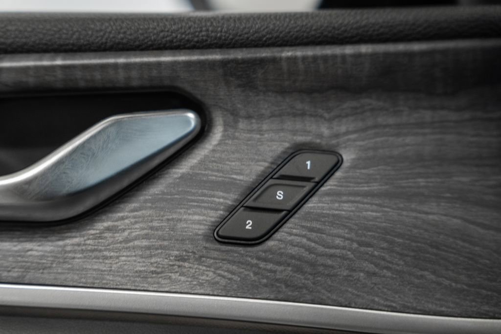 Used 2024 Jeep Grand Cherokee L Limited w/ Luxury Tech Group II image 50