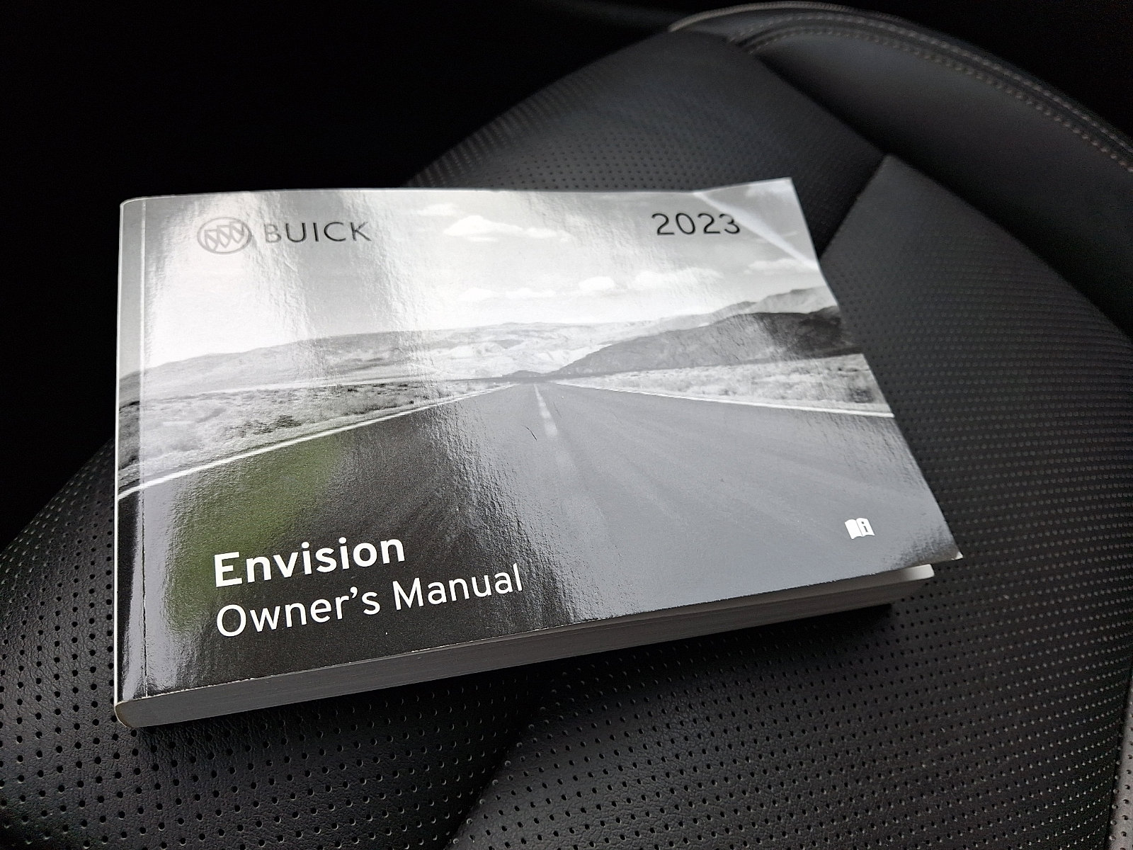 Certified 2023 Buick Envision Essence image 27