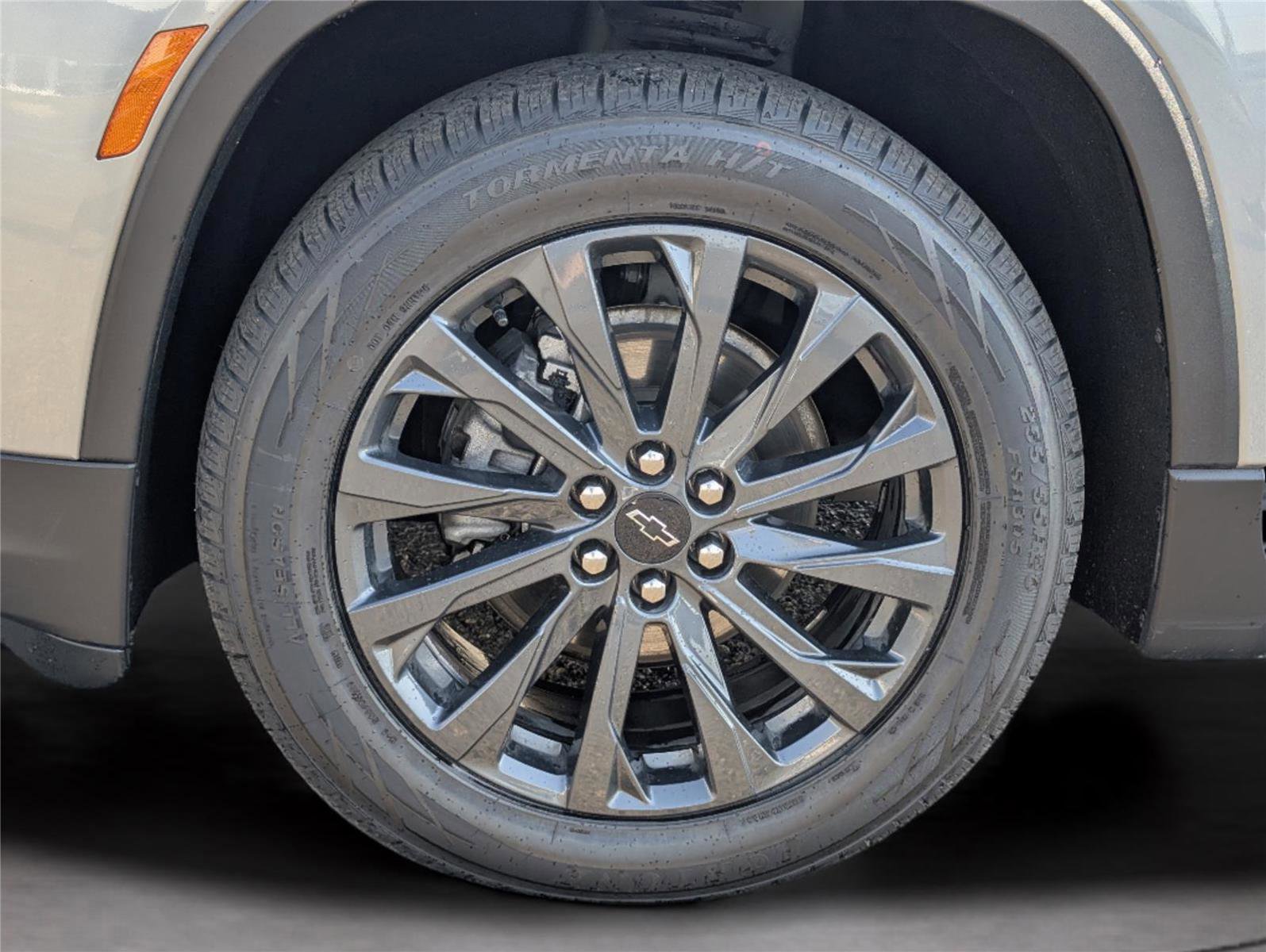 Used 2023 Chevrolet Traverse RS image 10