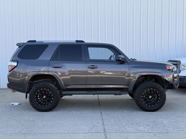 Used 2019 Toyota 4Runner SR5 image 3