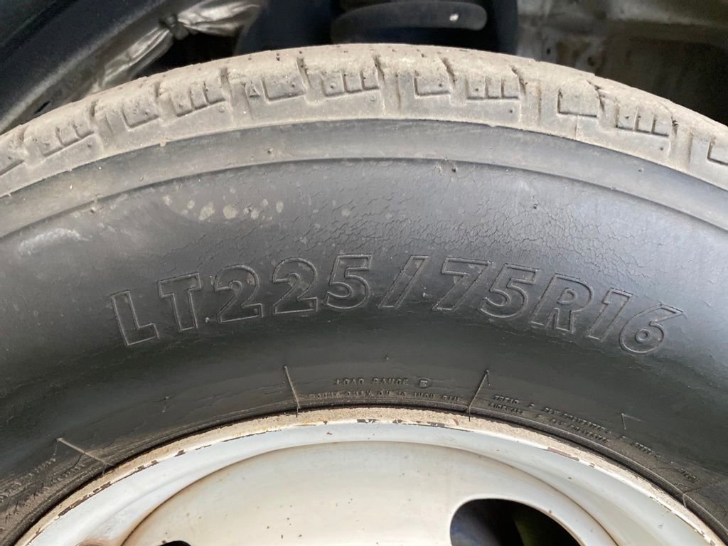 Used 2012 Ford E-450 and Econoline 450 Super Duty w/ Shuttle Bus Prep Pkg image 32