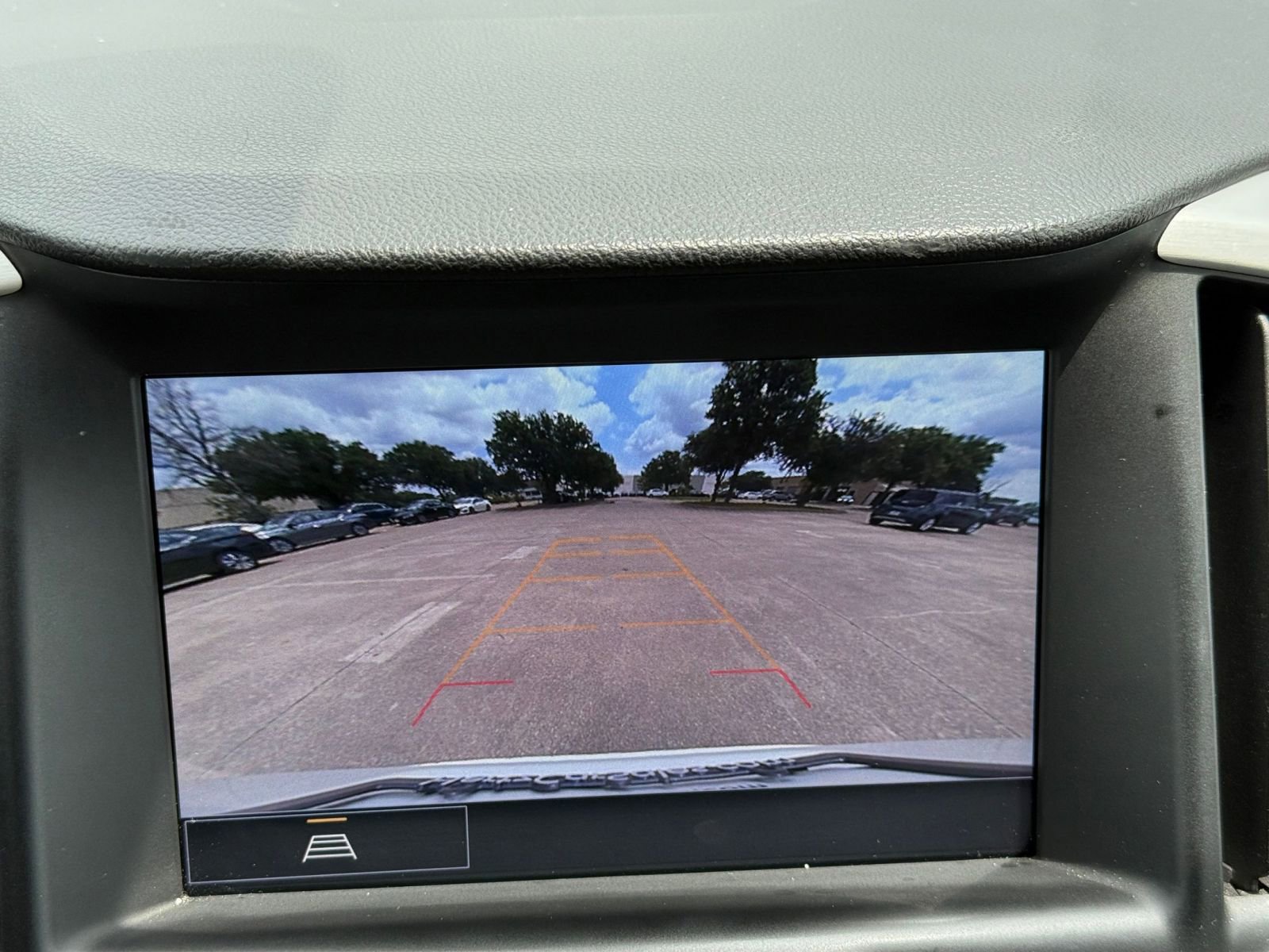 Used 2024 GMC Terrain SLT AWD/4WD image 25