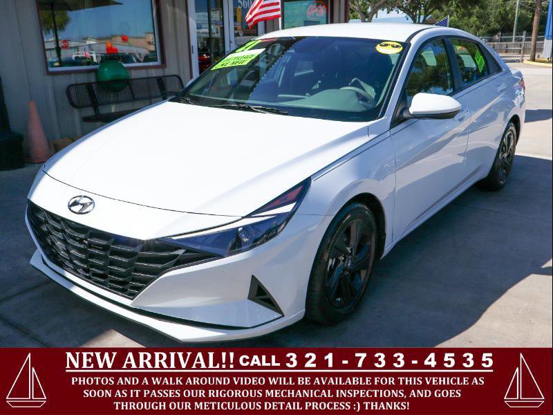 Used 2021 Hyundai Elantra SEL image 1