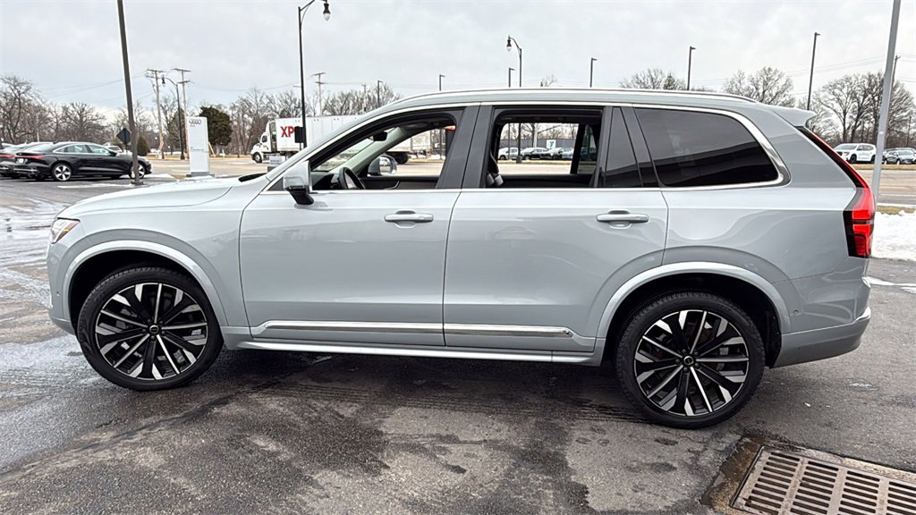 Certified 2025 Volvo XC90 B5 Plus image 5