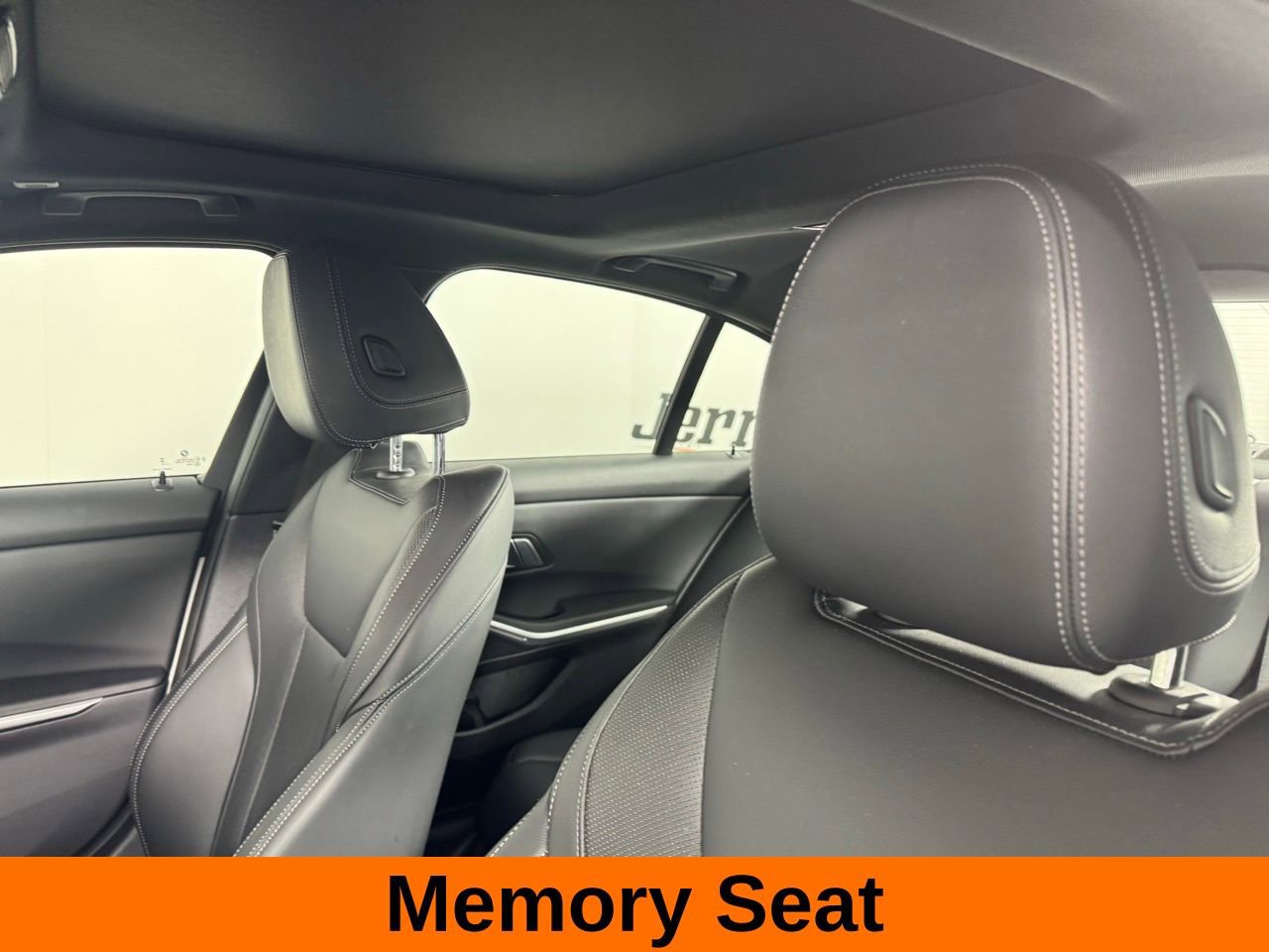 Used 2023 BMW 330i Sedan w/ Premium Package image 12