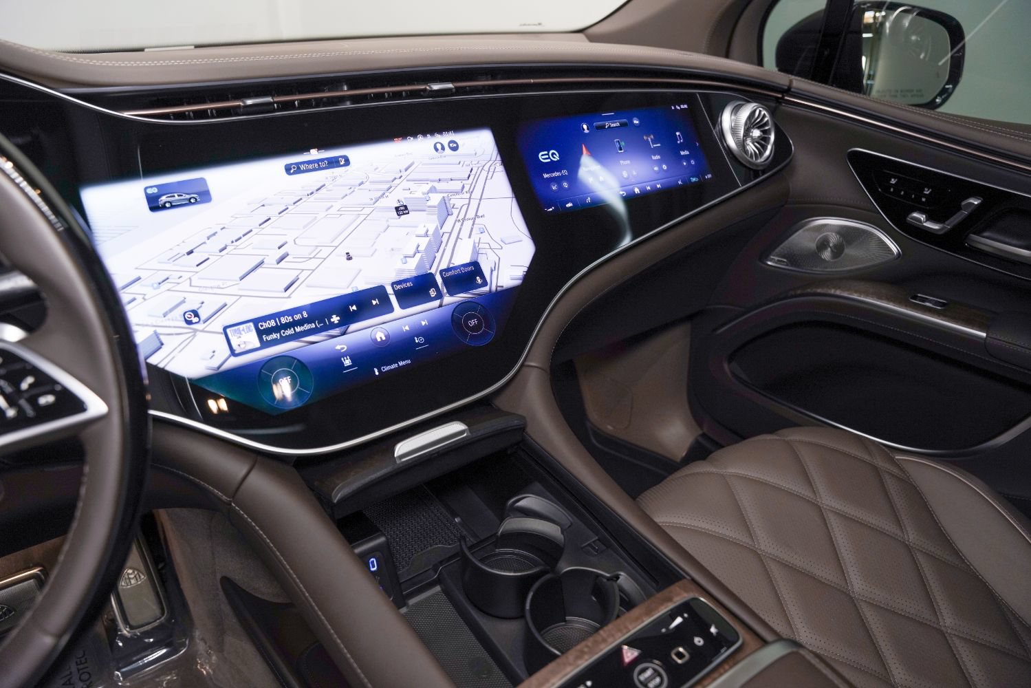Used 2025 Mercedes-Benz Maybach EQS 680 4MATIC image 51