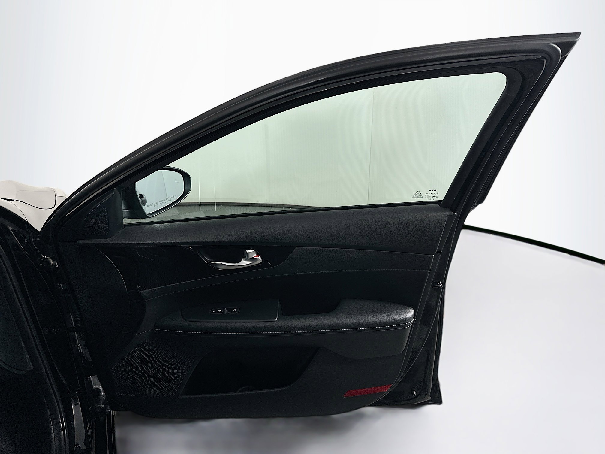 Used 2023 Kia Forte GT-Line w/ GT-Line Premium Package image 32