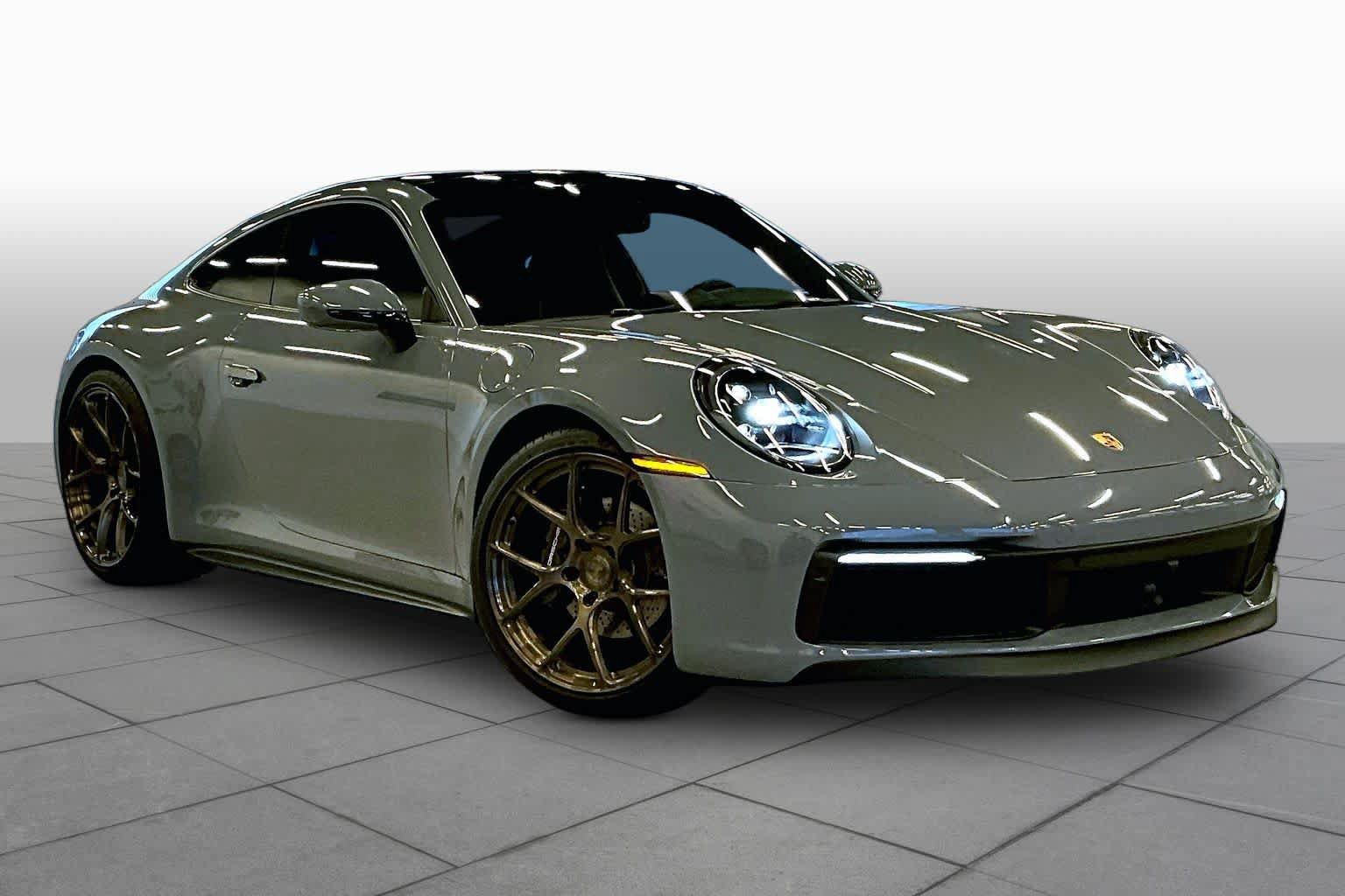 Used 2023 Porsche 911 Carrera RWD image 3