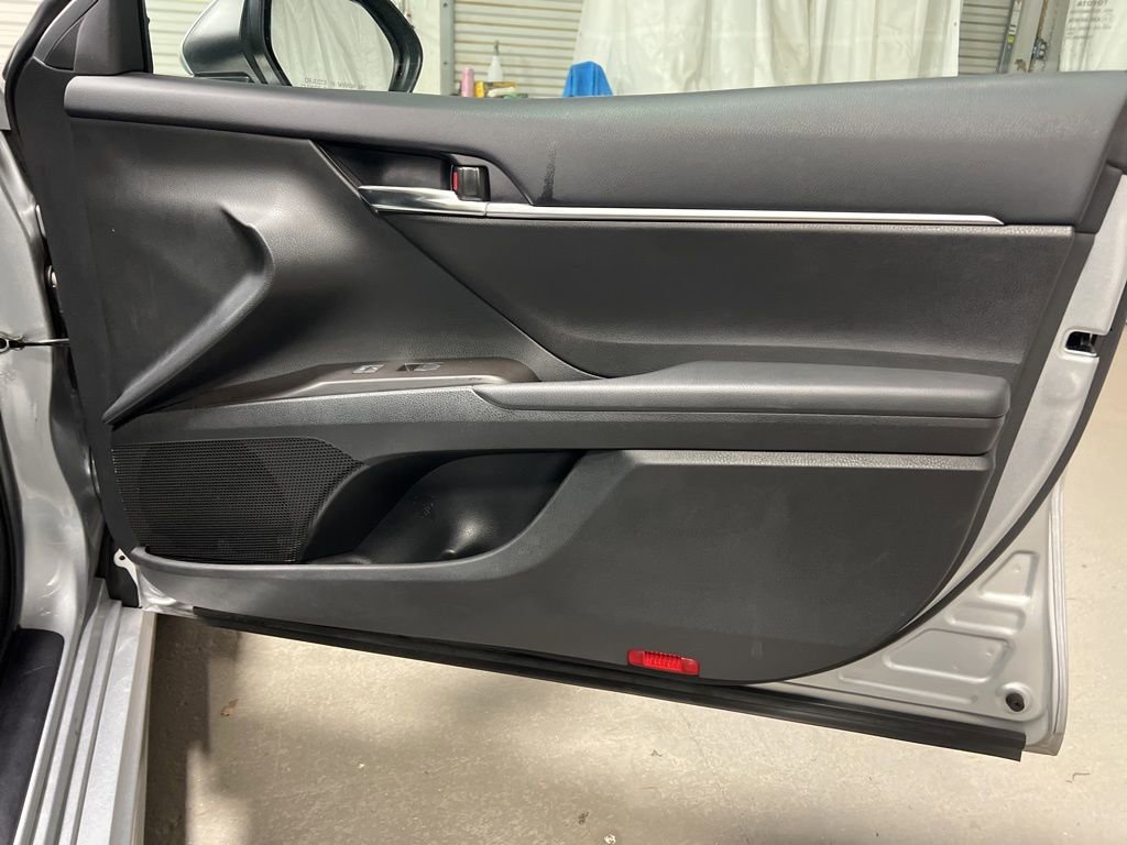 Used 2024 Toyota Camry SE image 10