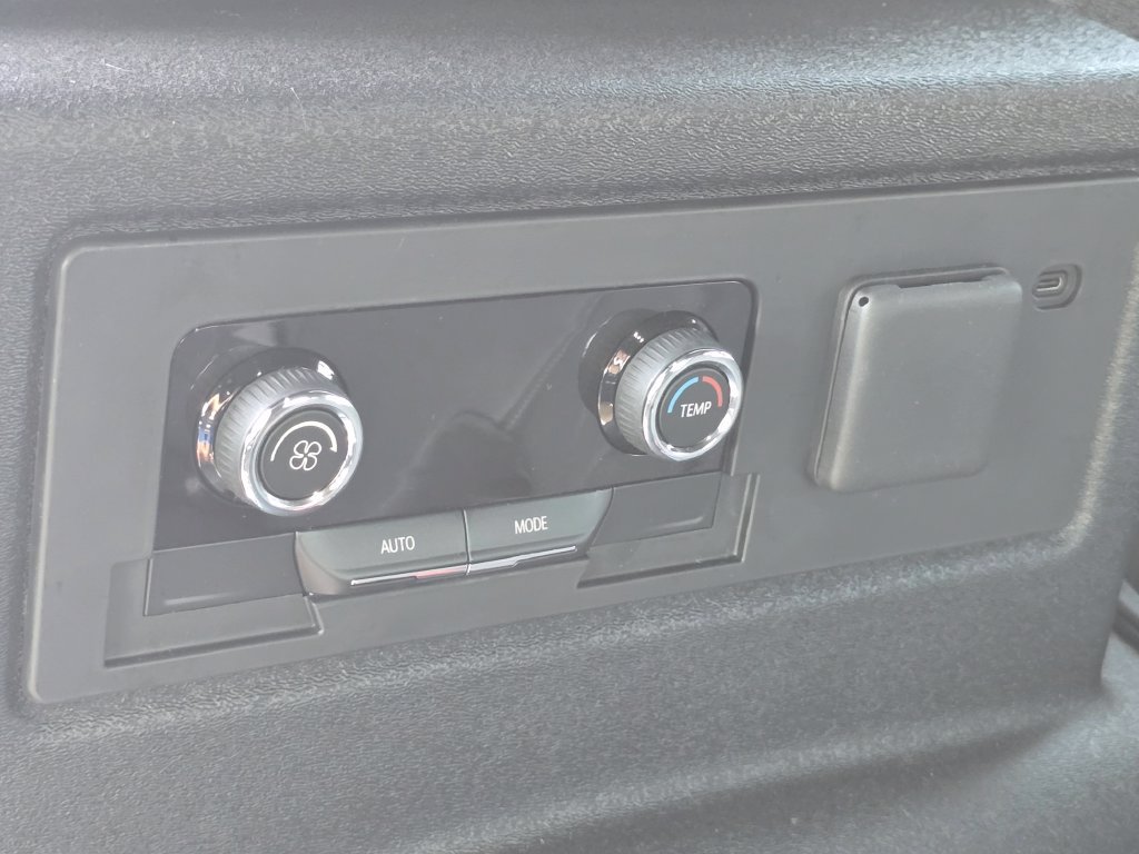 Used 2026 Chevrolet Traverse LT FWD image 24