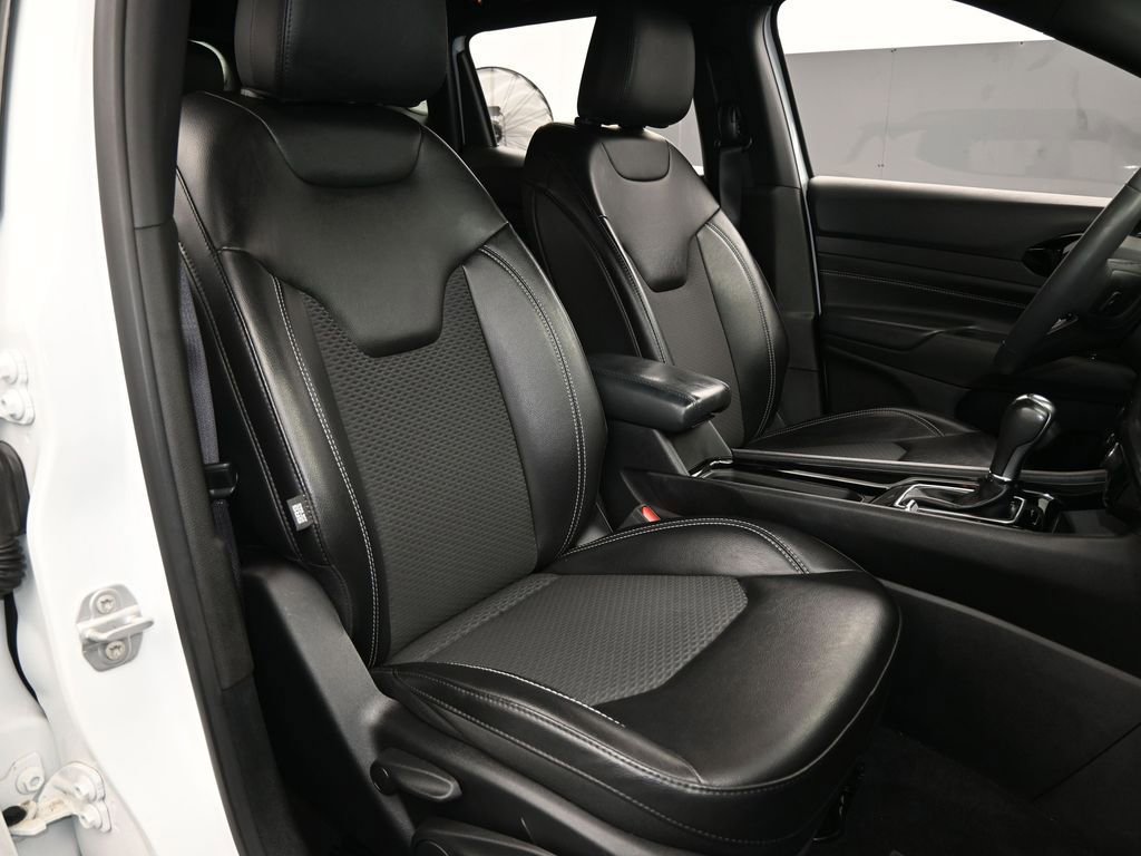 Used 2023 Jeep Compass Altitude image 40