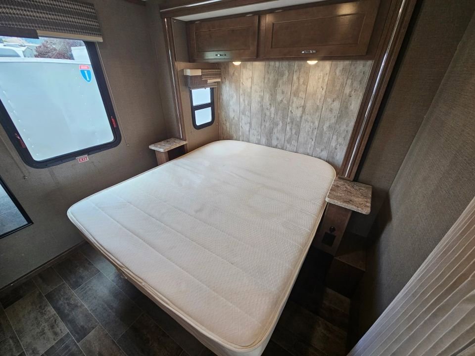 Used 2018 Ford E-450 and Econoline 450 Super Duty w/ Motorhome Prep Package RWD image 35