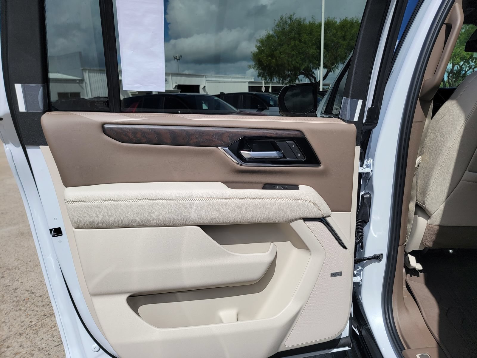 New 2026 GMC Yukon XL Denali w/ LPO, Floor Liner Package AWD/4WD image 16