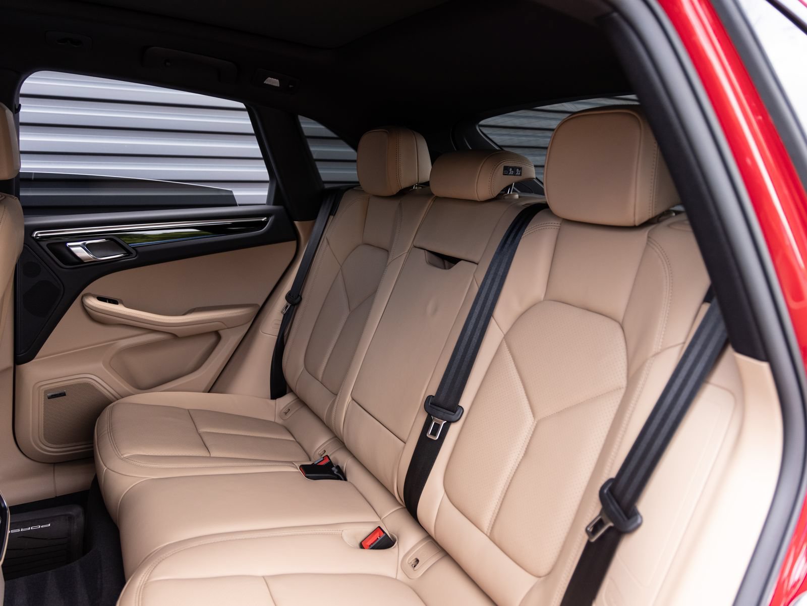 Certified 2026 Porsche Macan AWD/4WD image 26