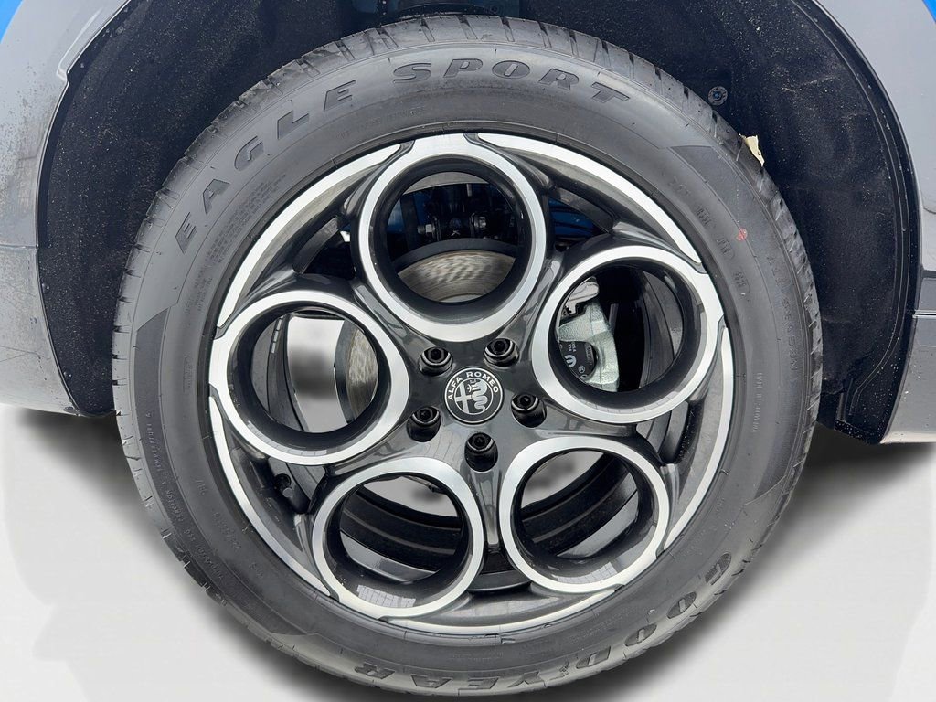 New 2025 Alfa Romeo Tonale w/ Premium Package image 47