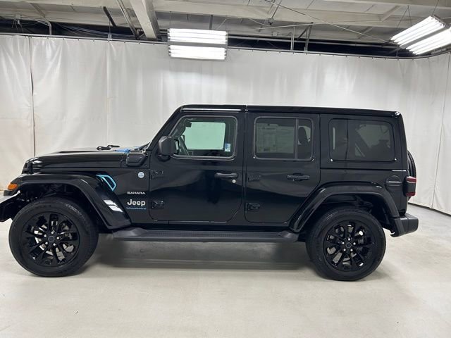 Used 2024 Jeep Wrangler Unlimited Sahara w/ Technology Group image 8