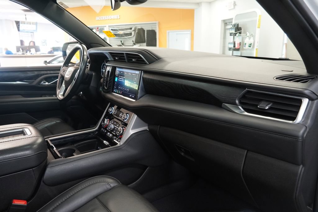 Used 2021 GMC Yukon XL Denali AWD/4WD image 29