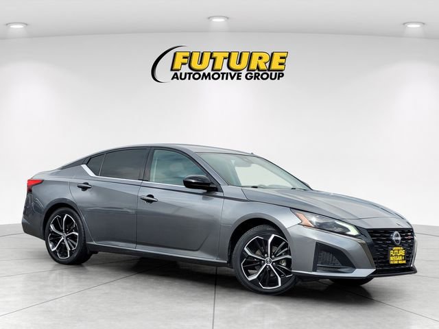 Certified 2024 Nissan Altima 2.5 SR image 1