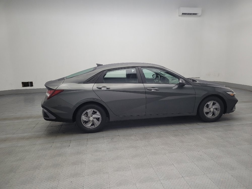 Used 2024 Hyundai Elantra SE image 10