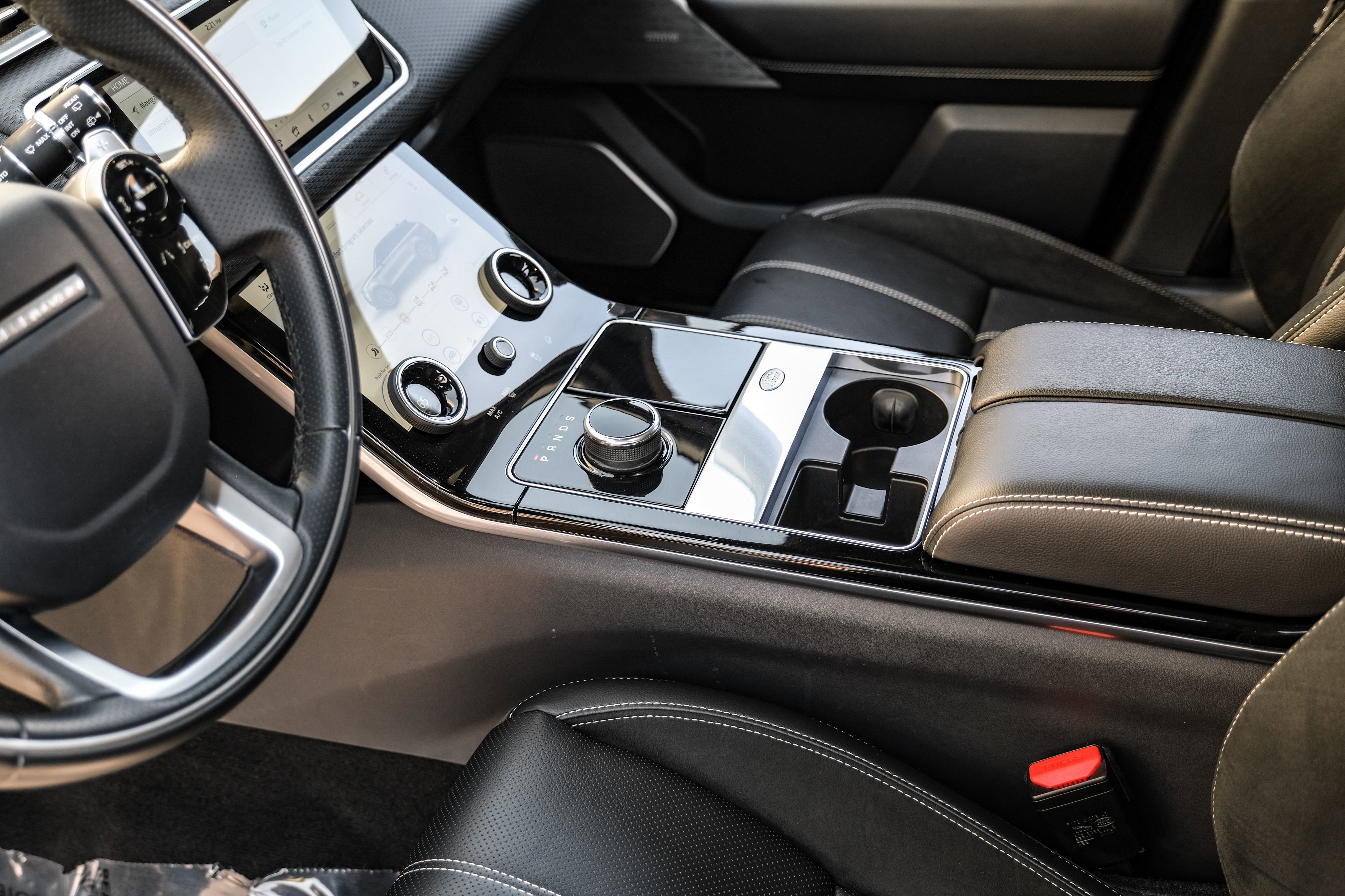 Used 2020 Land Rover Range Rover Velar R-Dynamic S AWD/4WD image 24