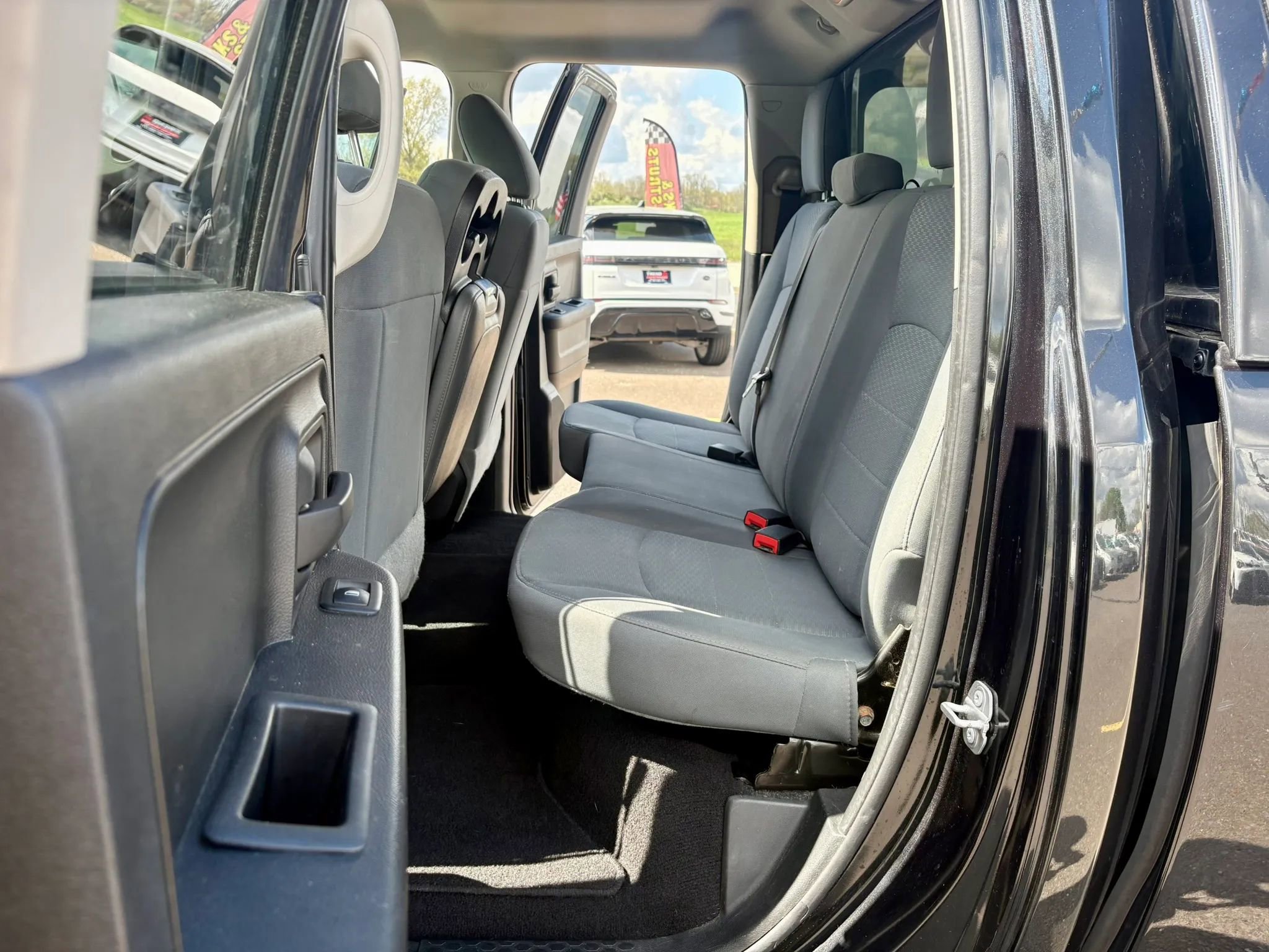 Used 2017 RAM 1500 Express w/ Black Ram 1500 Express Group image 17