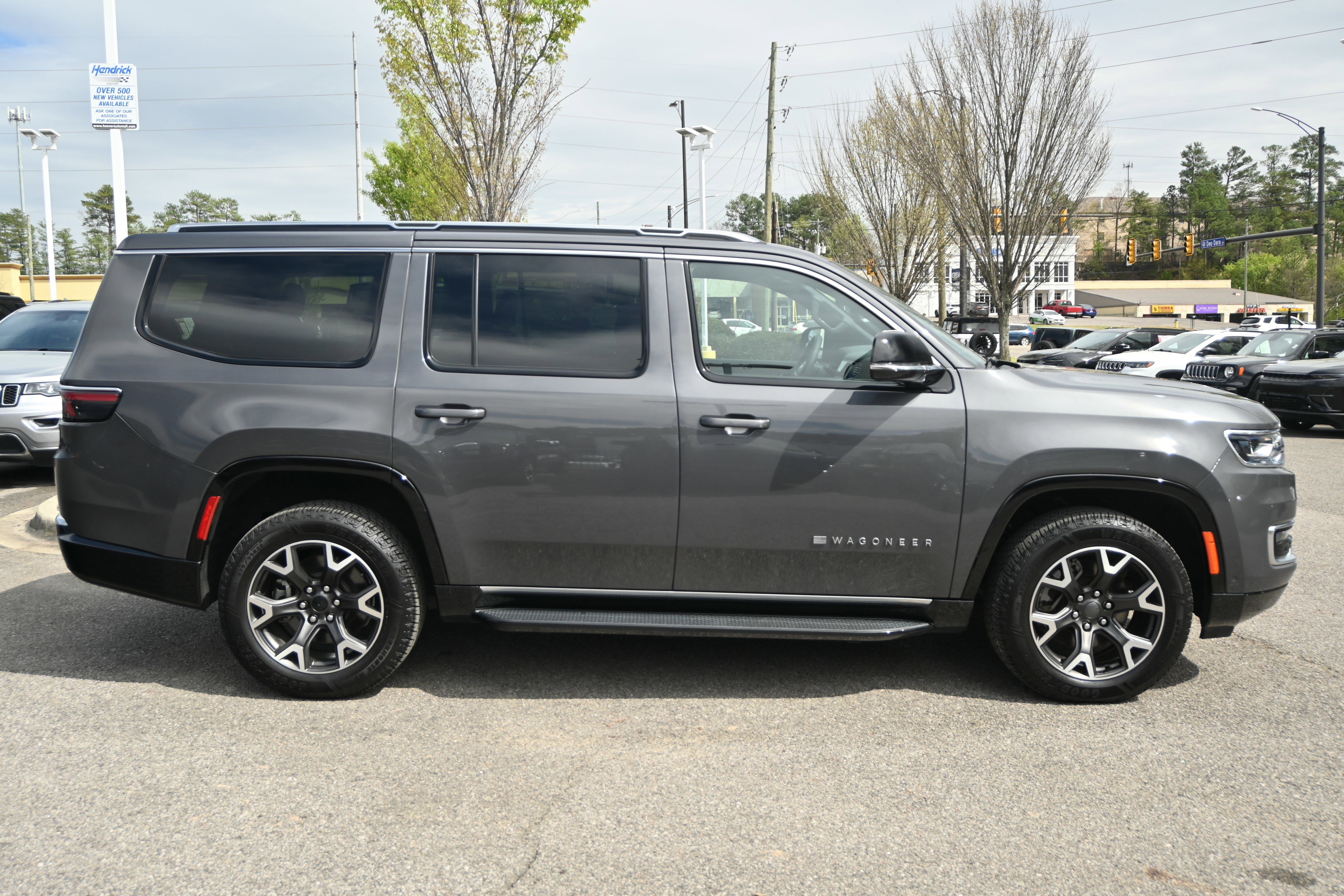 Used 2024 Jeep Wagoneer Series III image 18