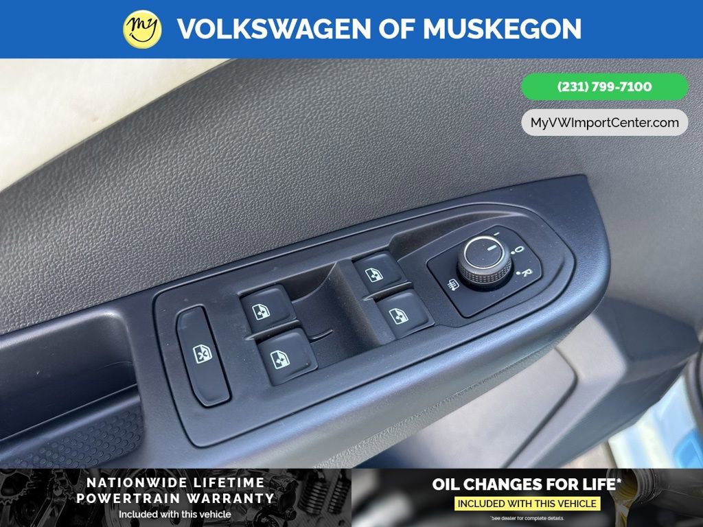 New 2025 Volkswagen Taos SE image 9