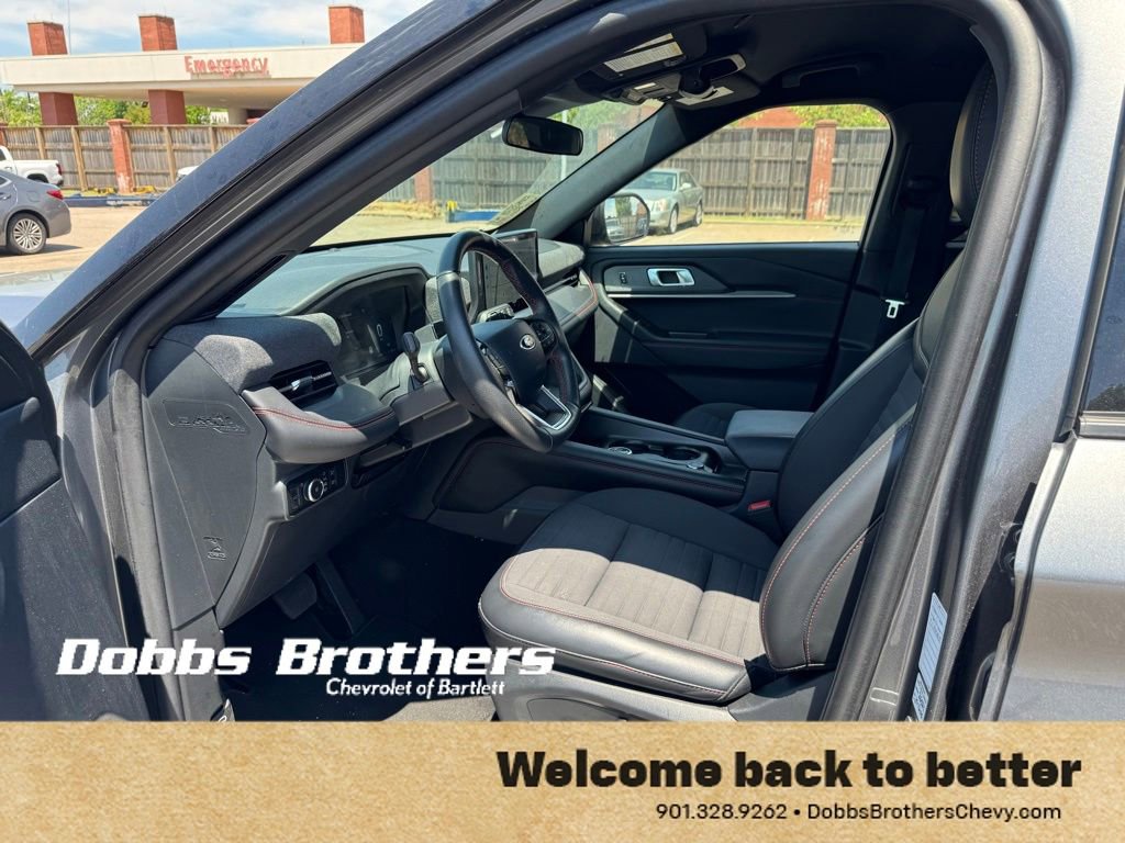 Used 2025 Ford Explorer ST-Line w/ ST-Line Street Pack AWD/4WD image 12